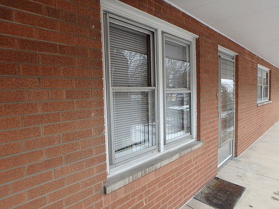 2nd image of 5432 W Windsor Ave APT 2B