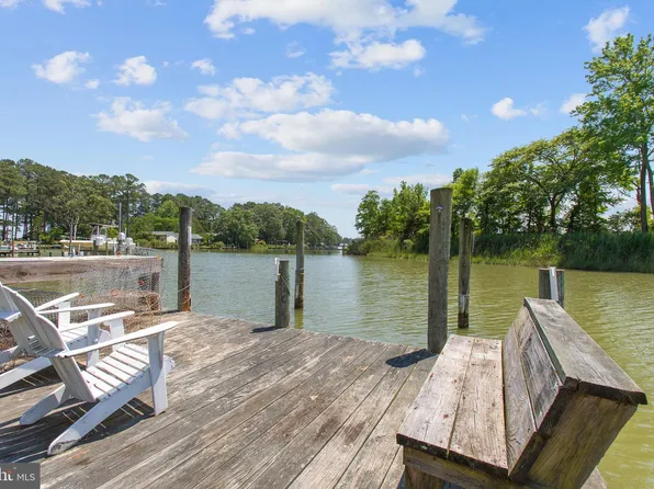 176 Gardner Rd, Hague, VA 22469