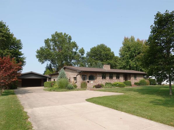 307 Galesburg Rd, Knoxville, IL 61448