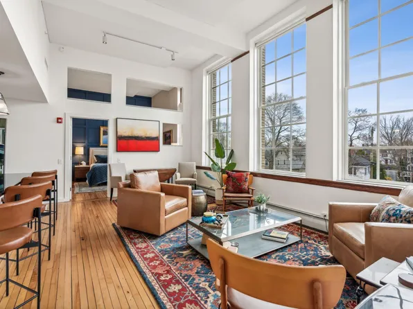 172 Falmouth Street #203, Portland, ME 04102