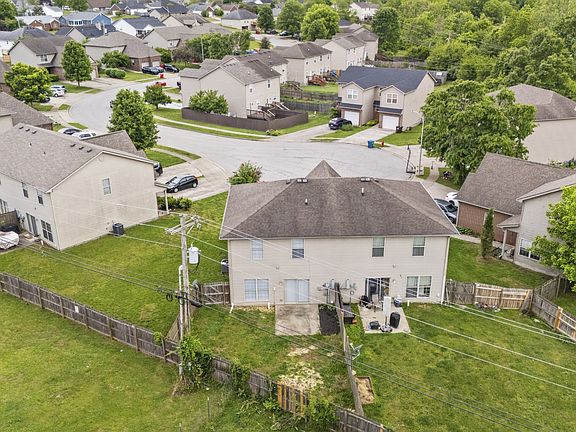 3rd image of 136 Lowell Ct