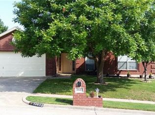 10613 Cobblestone Dr, Benbrook, TX 76126