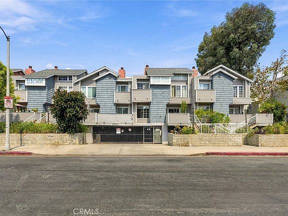 2nd image of 20235 Keswick St Unit 2