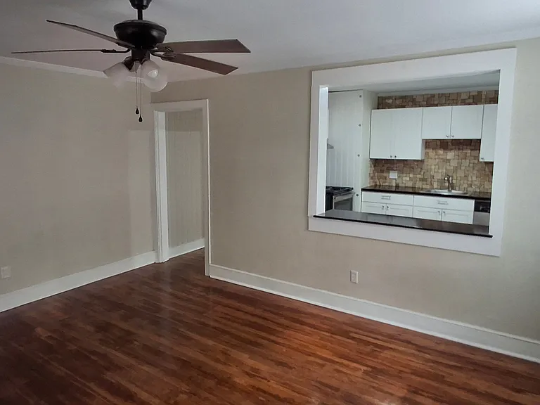 306 Maplewood Ave NE #A — Photo 6