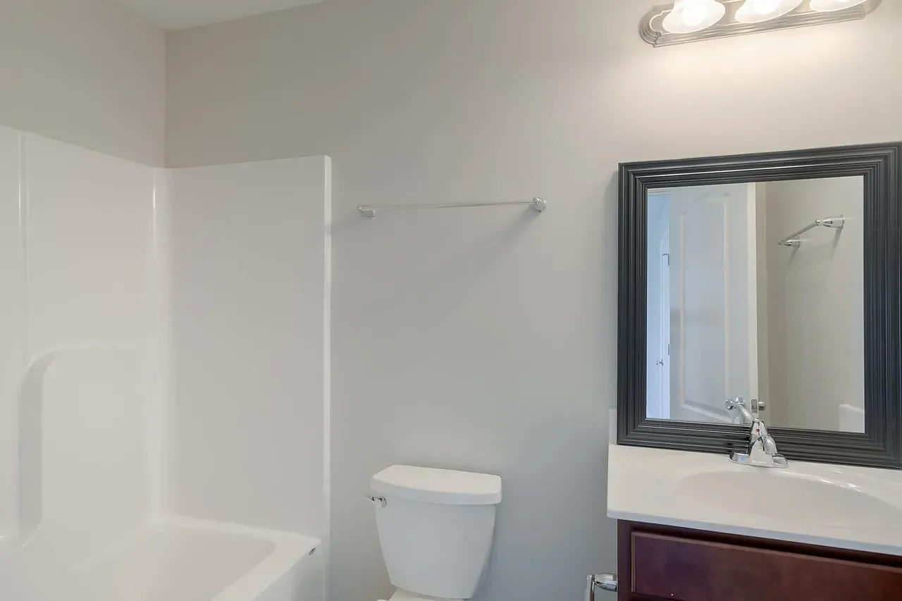 1 bed, 1.5 bath, 1832 sqft, $840 — Photo 3