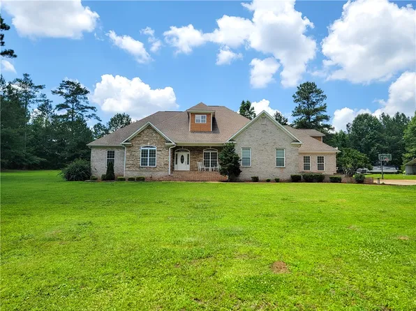 1810 Southlake Dr, Opelika, AL 36804