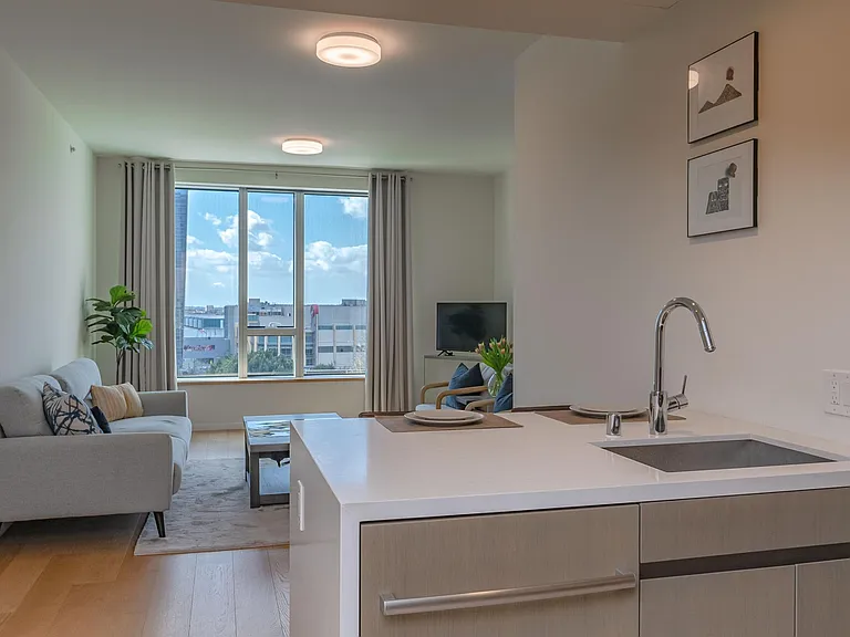 889 Francisco St #802 — Photo 18