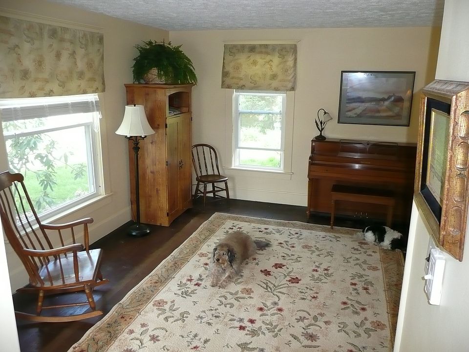 Front Living room/ salon