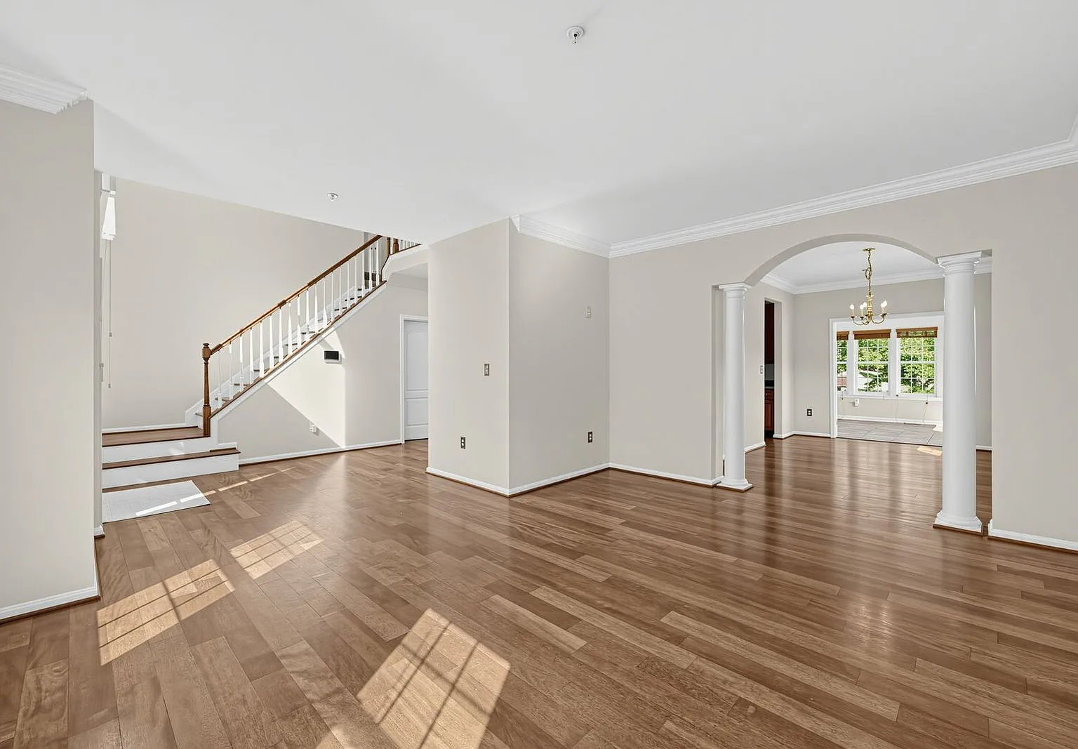 4 bed, 3.0 bath, 3438 sqft, $4,500 — Photo 4