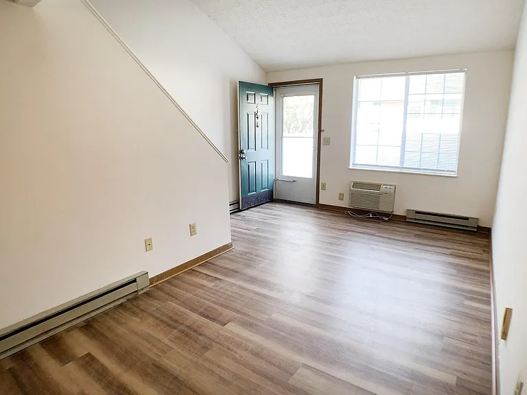 Wyndemere Apartments — Photo 41