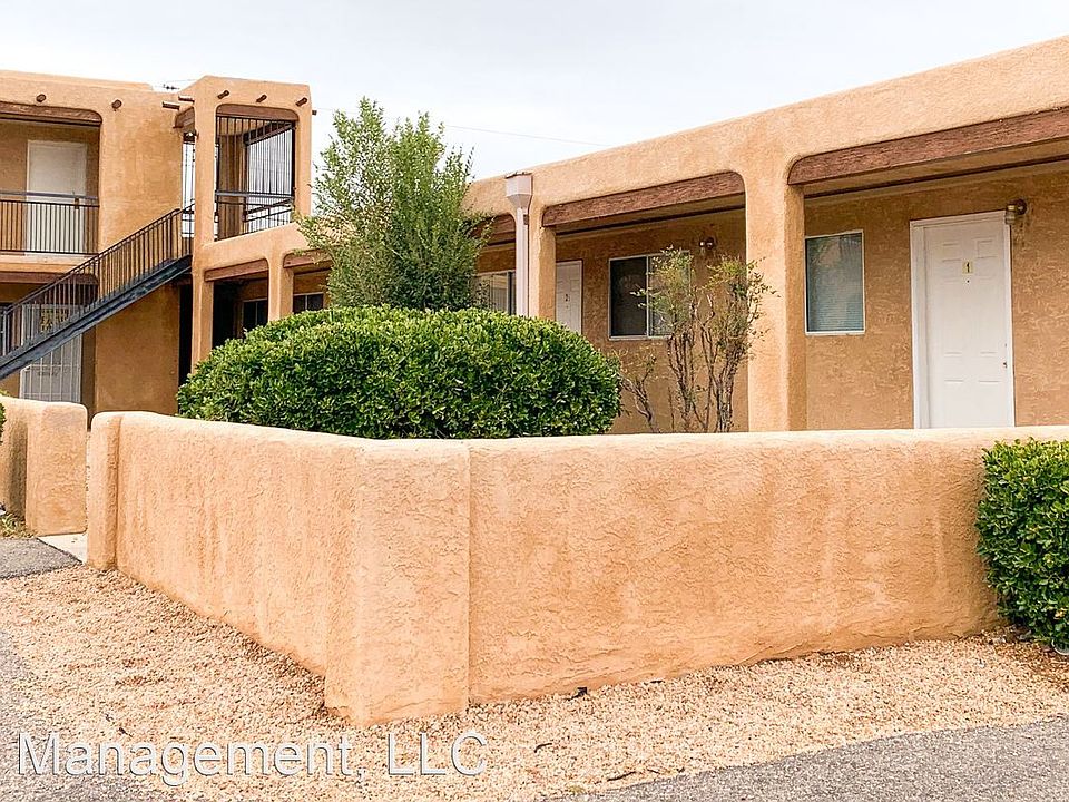 1st image of 1014 Valencia Dr SE #2