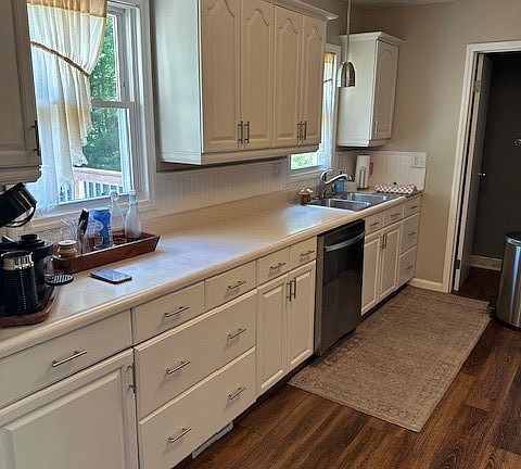 5th image of 2228 Croydon Rd