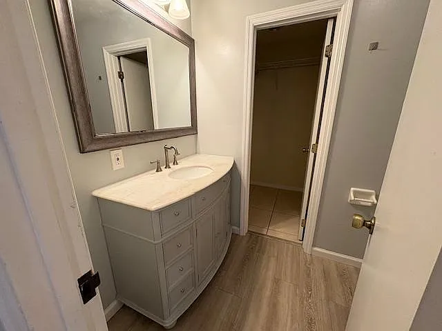 1104 Greentree Ct — Photo 13