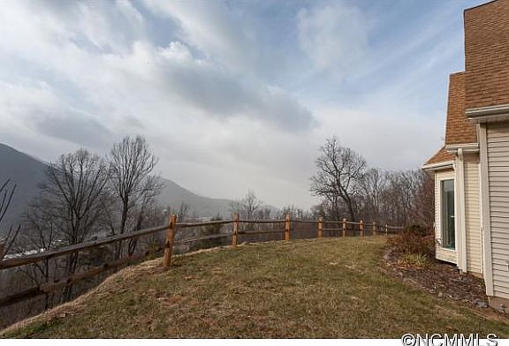 4th image of 121 Small Mountain Dr
