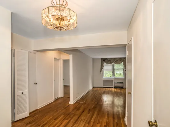 31-85 Crescent Street image 2 of 24