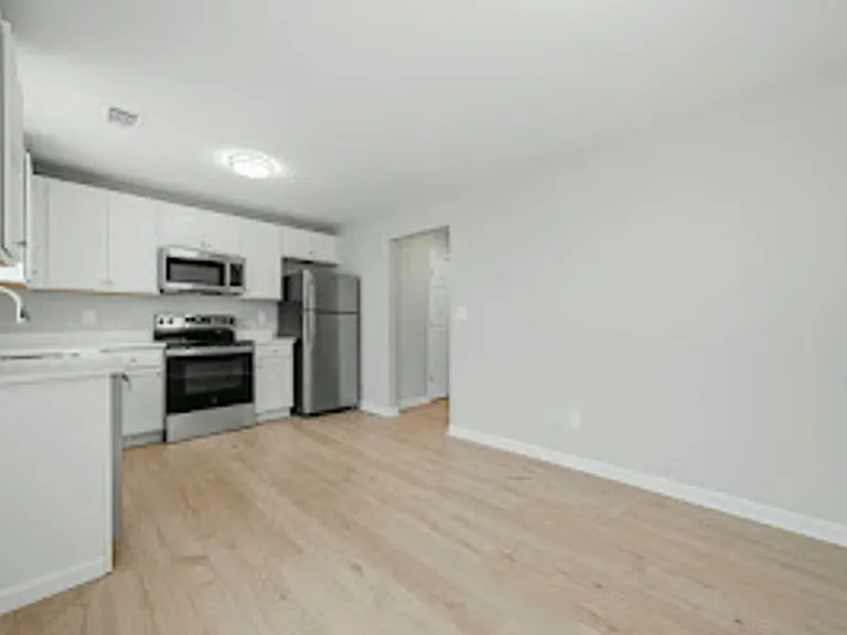 Westshire Townhomes — Photo 26