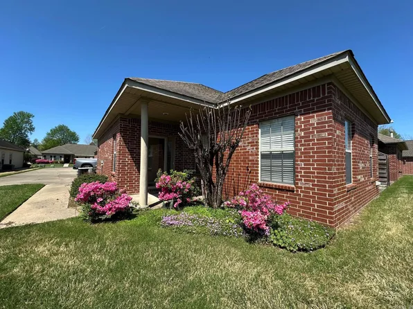 806 Stagecoach Vlg, Little Rock, AR 72210