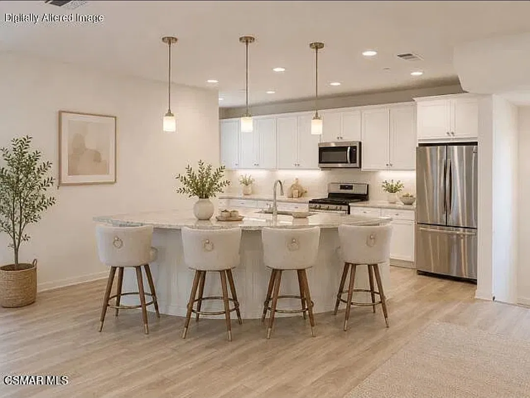 4 bed, 2465 sqft, $4,700 — Photo 3