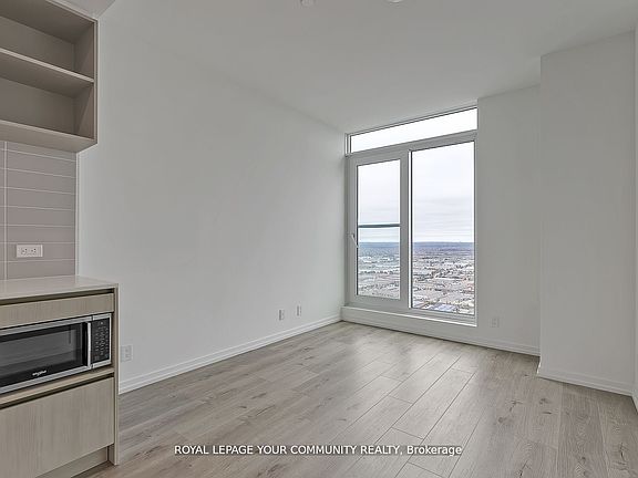 4th image of 1000 Portage Pkwy #Penthouse 12