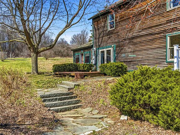4th image of 631 N Cream Hill Road