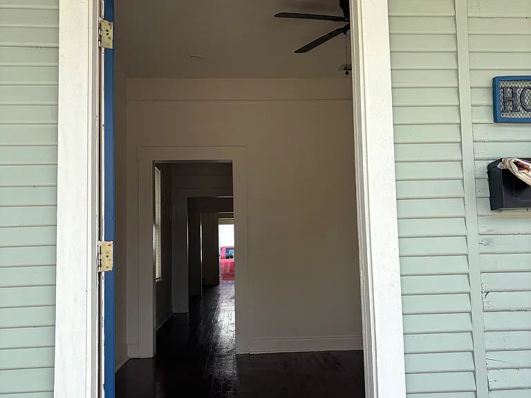 2506 E Columbus Dr — Photo 10