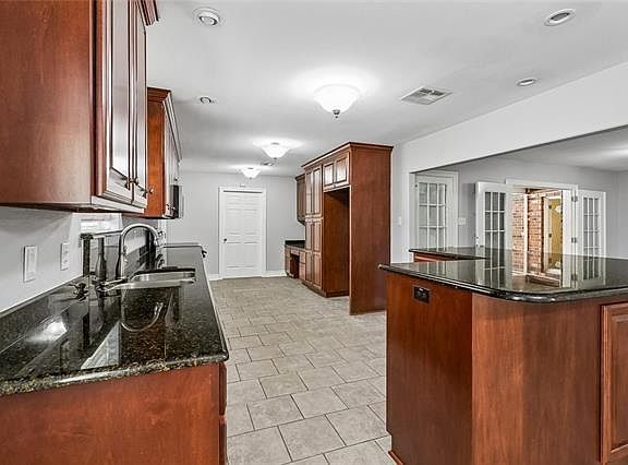 5th image of 248 Devon Rd