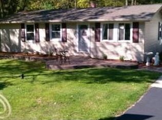 608 Snyder Rd, Highland, MI 48357