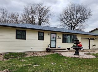 509 Fairview Dr, Pleasantville, IA 50225