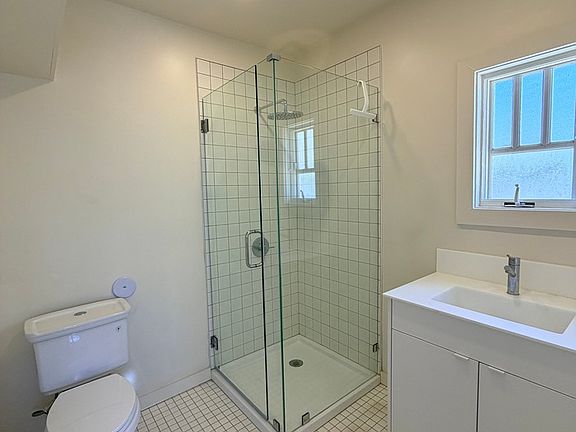 5th image of 512 W Fillmore St #9