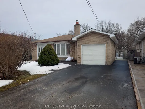 3 Lamberton Blvd, Toronto, ON M3J 1G3