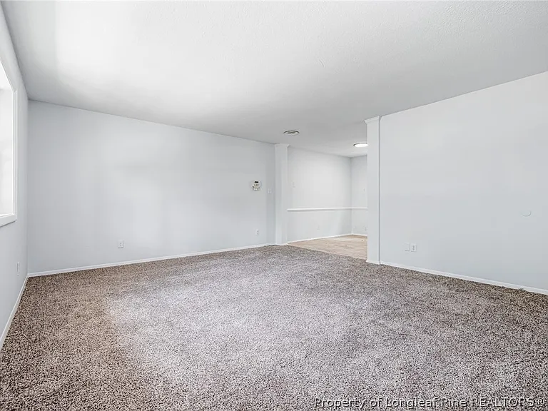 2326 Barrington Cir — Photo 8