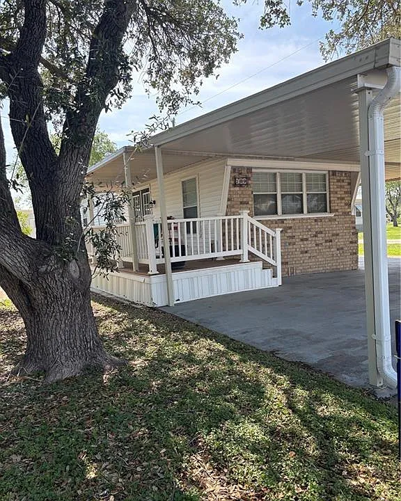 189 Lago Vista St