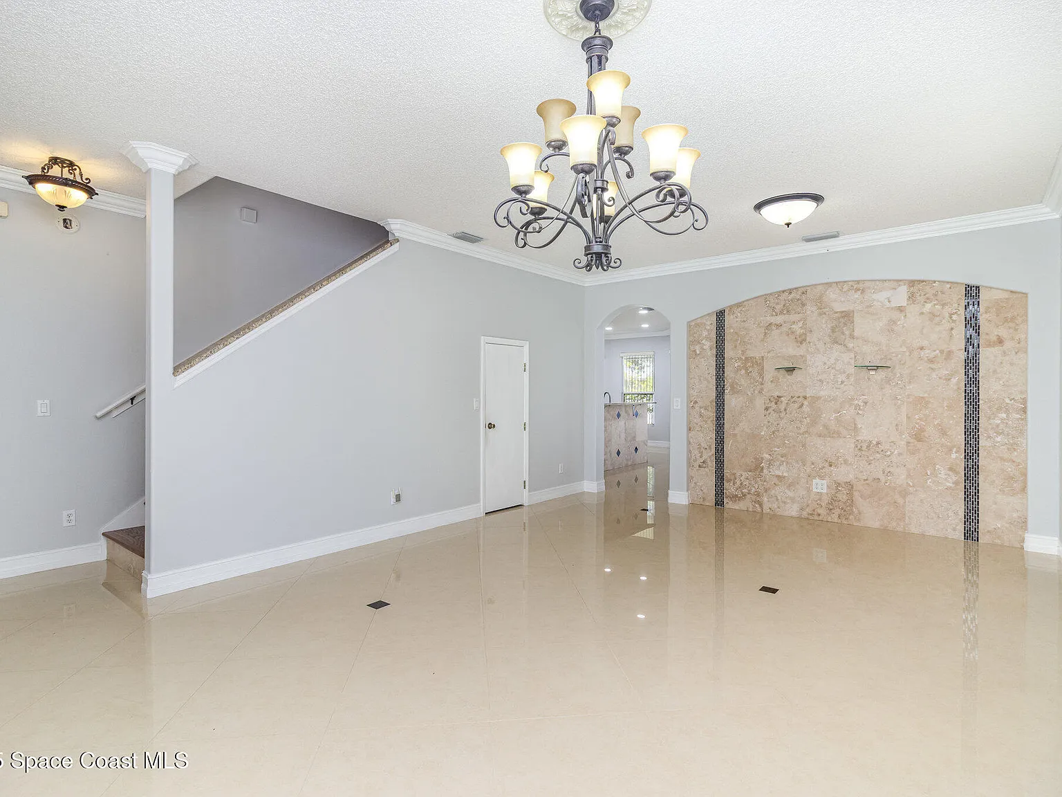 5 bed, 3.0 bath, 2766 sqft, $3,000 — Photo 4
