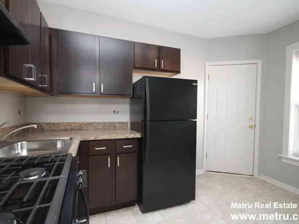 1352.5 W Argyle St, Chicago, IL