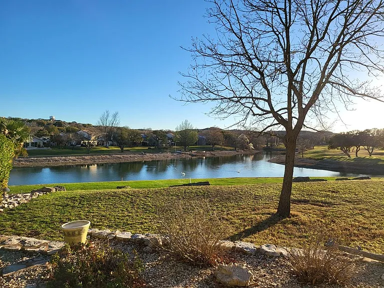 547 Fairway Dr — Photo 11