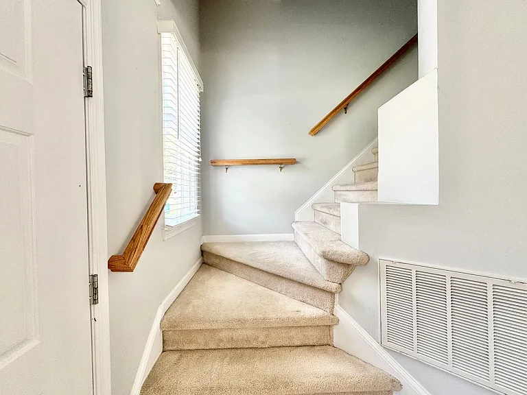 5208 Autumn Woods Dr — Photo 12
