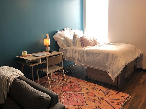 2nd image of 915 Locust St APT 505