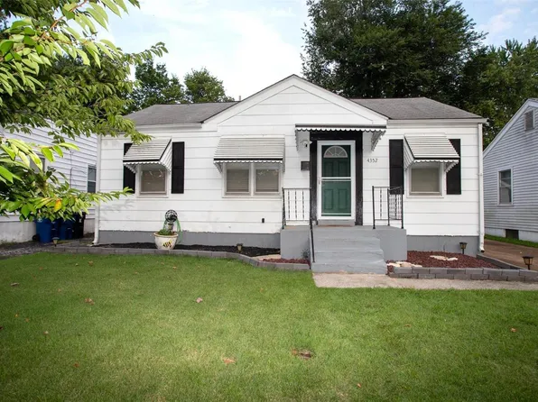4352 Saint Leo Ln, Saint Ann, MO 63074
