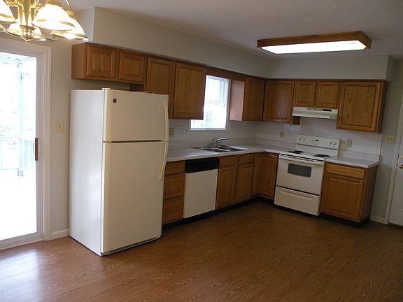 3rd image of 4901 Palmwood Dr