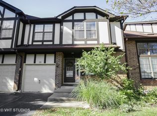 226 Wildwood Ct, Bloomingdale, IL