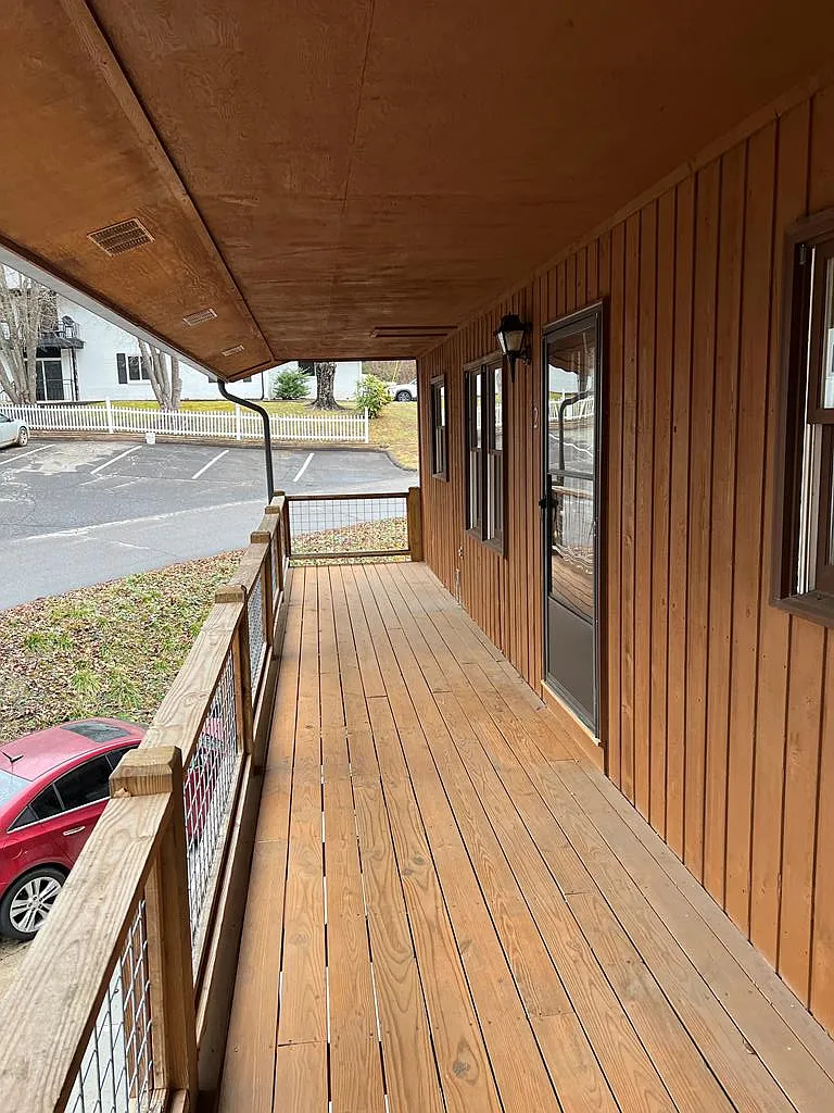 2 bed, 1.0 bath, $1,200 — Photo 2