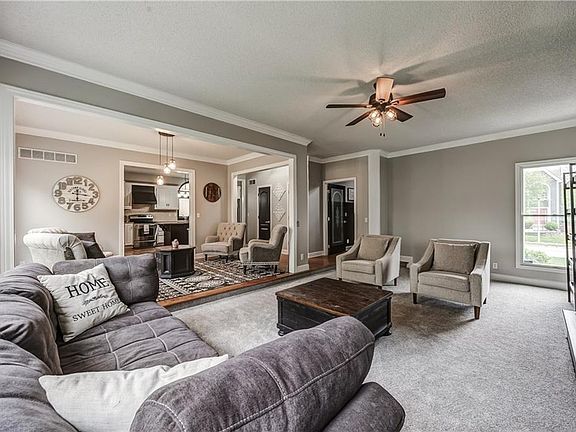 4th image of 9213 W 132nd Pl