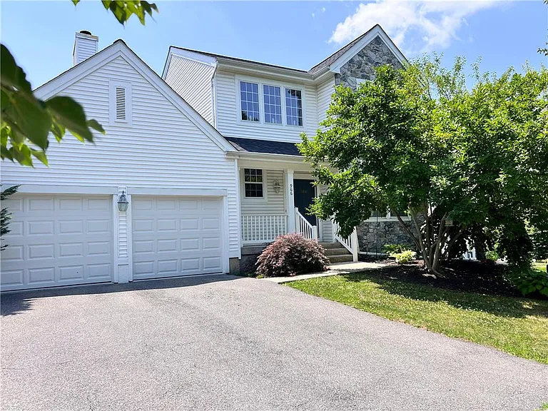 966 Hollow Ct — Photo 1