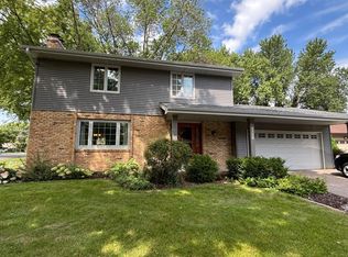 6801 Cottonwood Ln N, Maple Grove, MN 55369