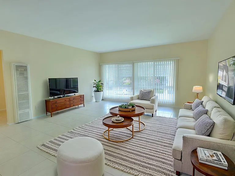 4808 Riverton Ave #6 — Photo 6