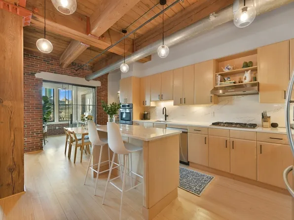 9 West Broadway, South Boston, MA 02127