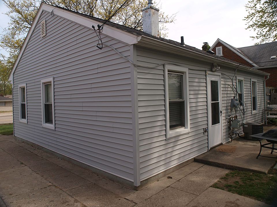 2nd image of 306 E Thirteen Mile Rd