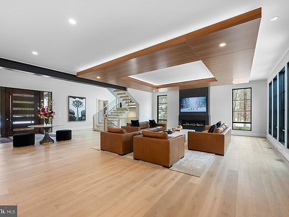 3rd image of 1011 Langley Hill Dr