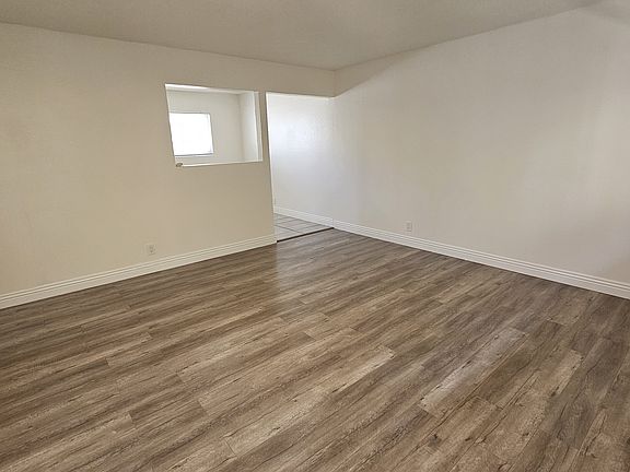 2nd image of 2732 21st Ave APT 5