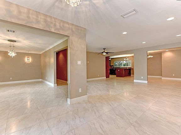 3rd image of 3617 Jacinto Ct